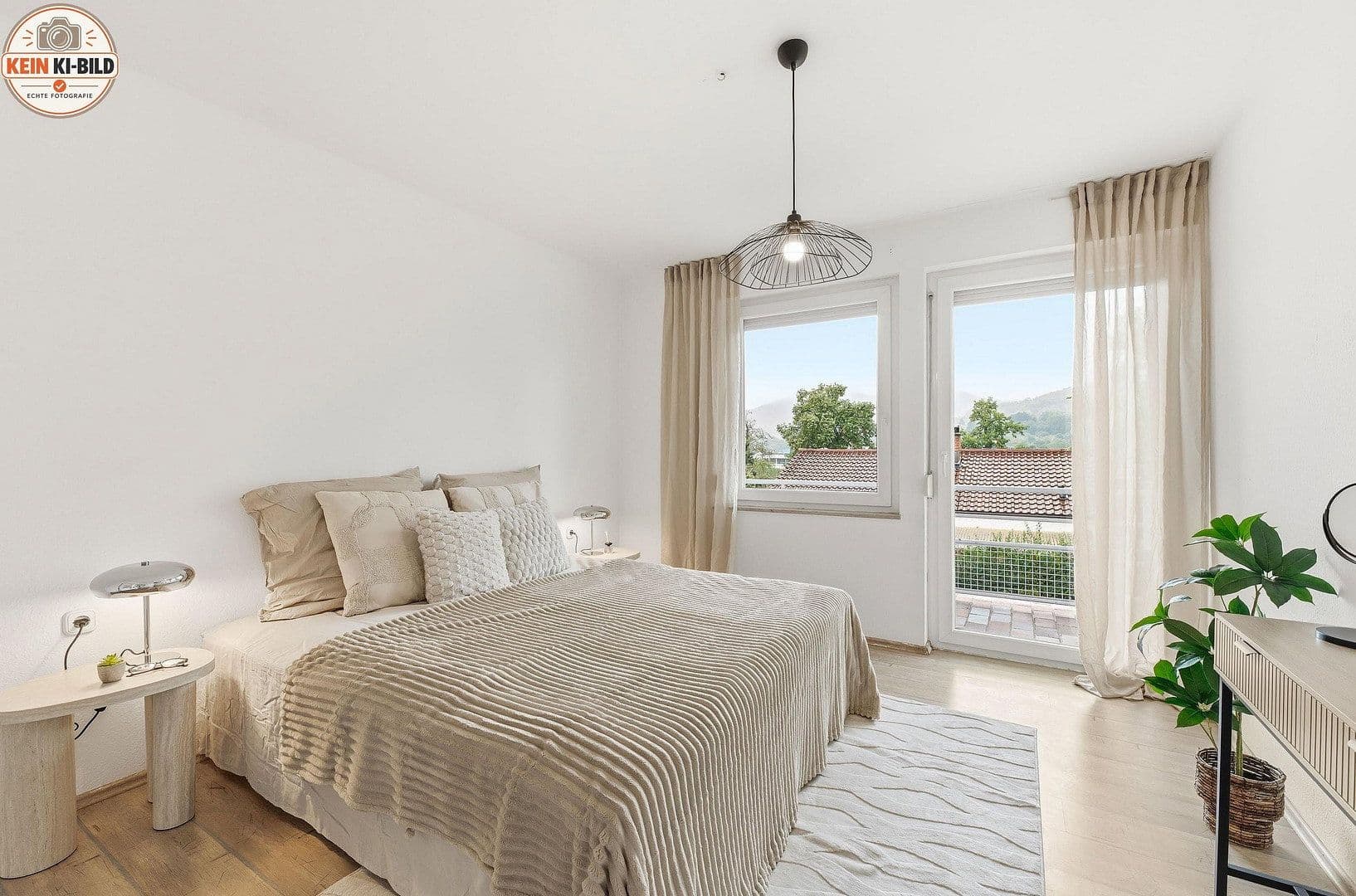 Prodej domu 115 m², pozemek 364 m², Spitzwiesenweg 8, Eningen unter Achalm, Bádensko-Württembersko Prodej domu 115 m², pozemek 364 m², Spitzwiesenweg 8, Eningen unter Achalm, Bádensko-Württembersko