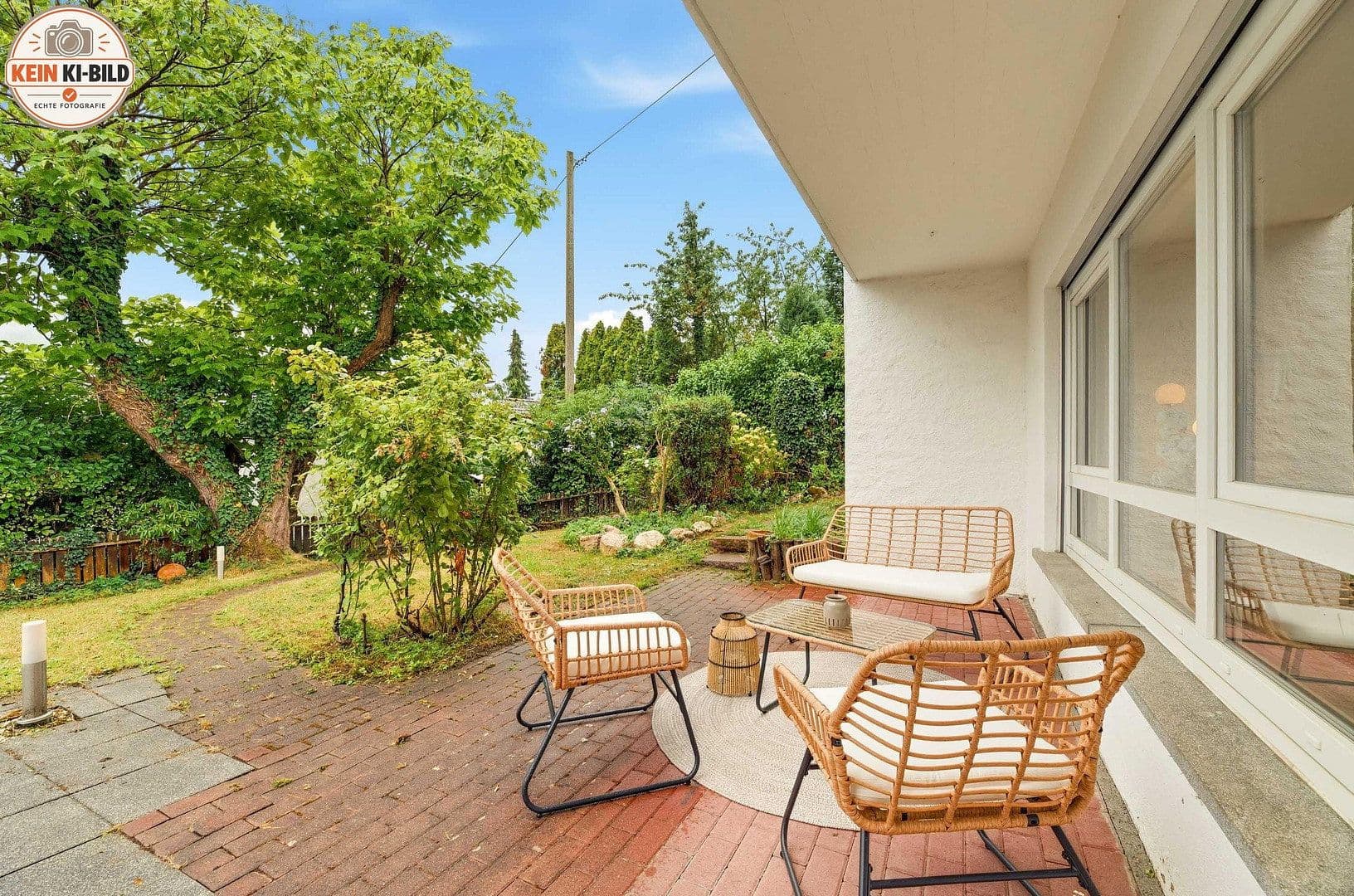 Prodej domu 115 m², pozemek 364 m², Spitzwiesenweg 8, Eningen unter Achalm, Bádensko-Württembersko Prodej domu 115 m², pozemek 364 m², Spitzwiesenweg 8, Eningen unter Achalm, Bádensko-Württembersko