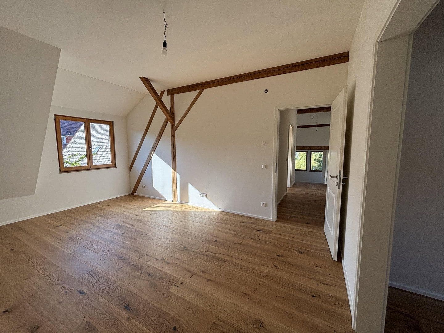 Pronájem bytu 4+kk 147 m², Niefern-Öschelbronn, Bádensko-Württembersko Pronájem bytu 4+kk 147 m², Niefern-Öschelbronn, Bádensko-Württembersko