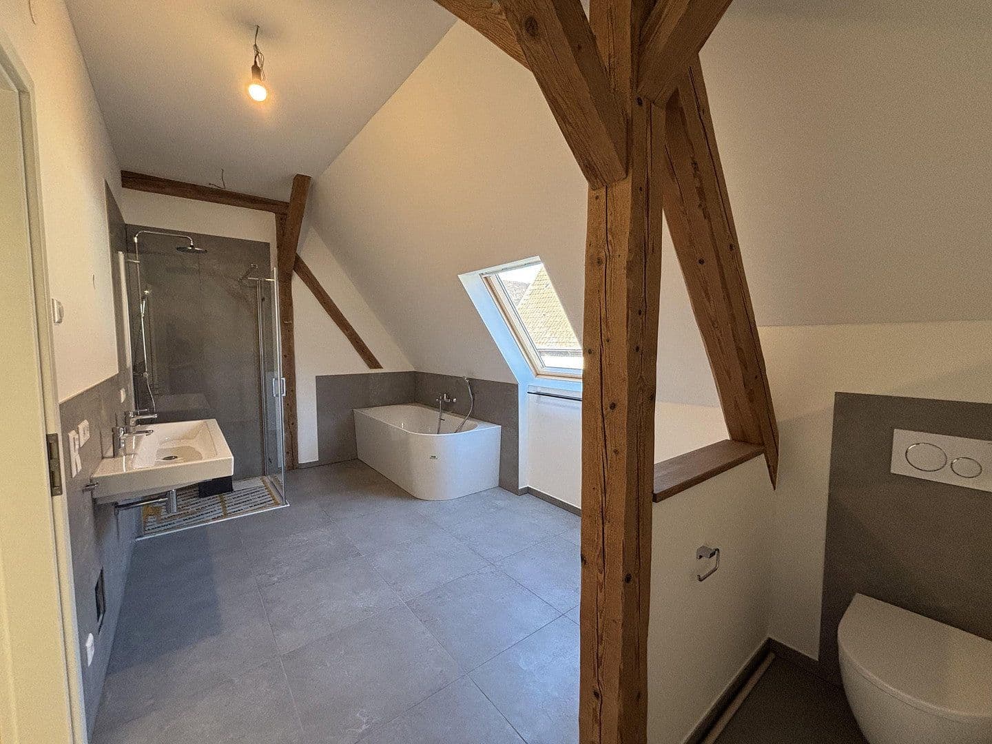 Pronájem bytu 4+kk 147 m², Niefern-Öschelbronn, Bádensko-Württembersko Pronájem bytu 4+kk 147 m², Niefern-Öschelbronn, Bádensko-Württembersko
