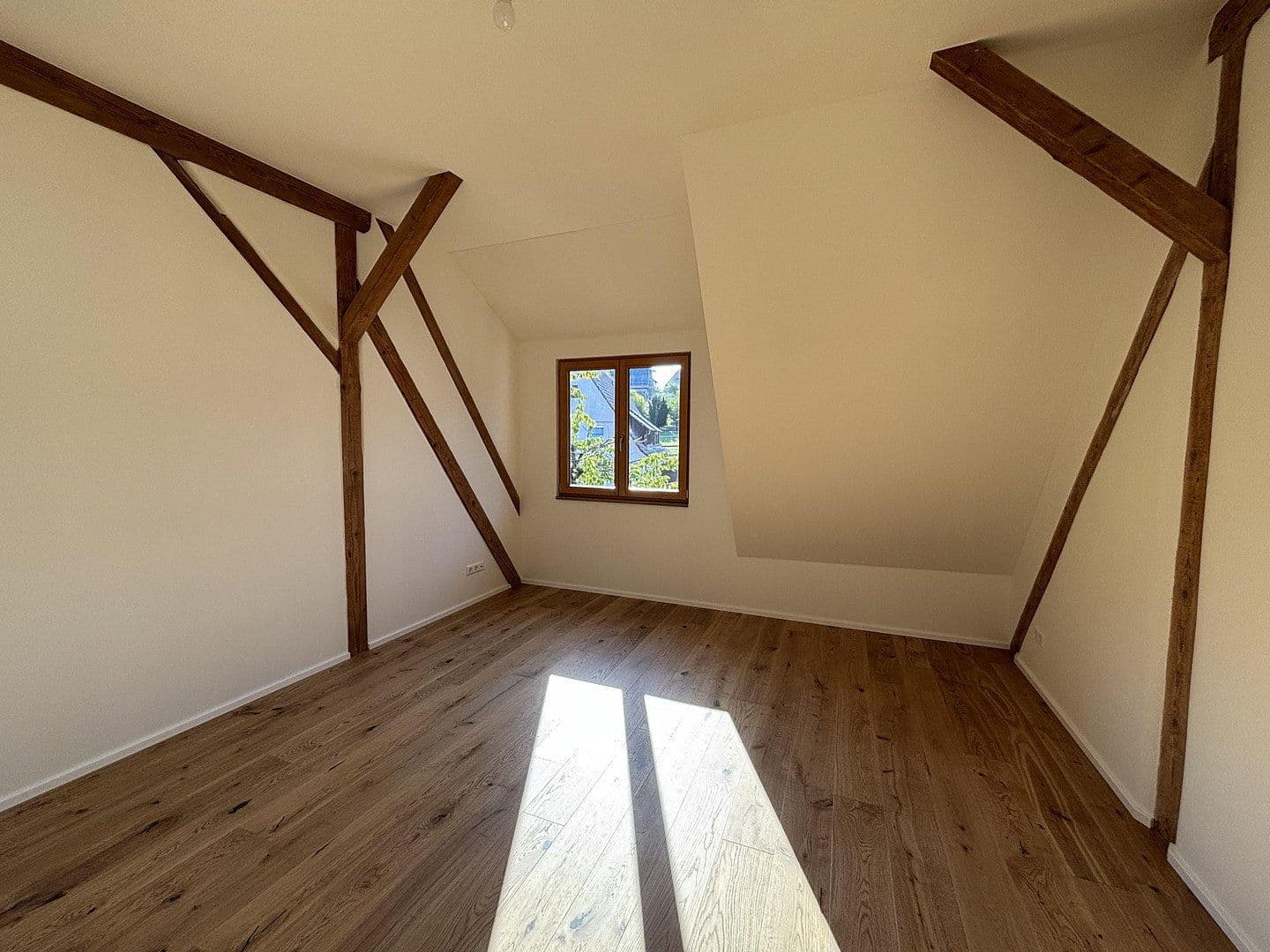 Pronájem bytu 4+kk 147 m², Niefern-Öschelbronn, Bádensko-Württembersko Pronájem bytu 4+kk 147 m², Niefern-Öschelbronn, Bádensko-Württembersko