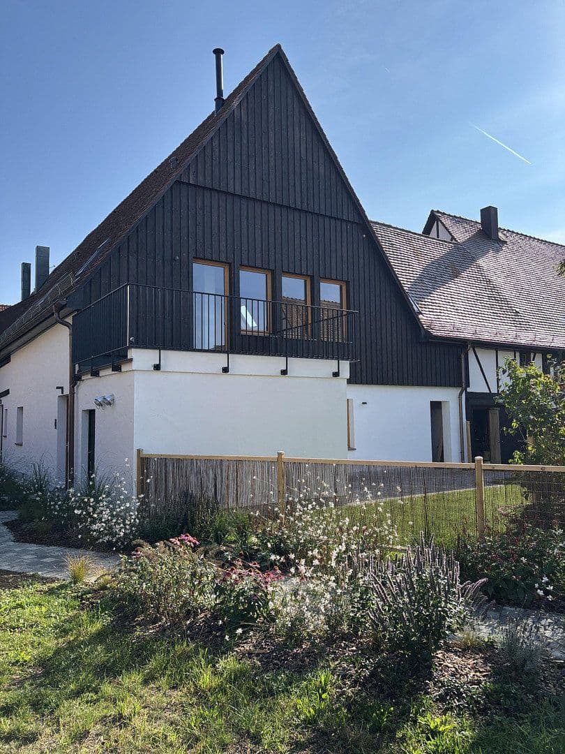 Pronájem bytu 4+kk 147 m², Niefern-Öschelbronn, Bádensko-Württembersko Pronájem bytu 4+kk 147 m², Niefern-Öschelbronn, Bádensko-Württembersko