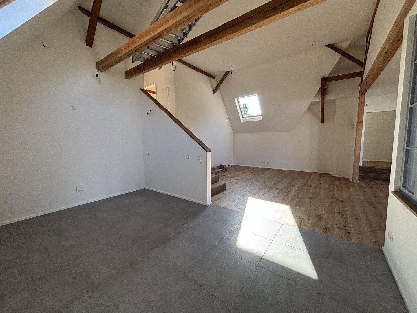 Pronájem bytu 4+kk 147 m², Niefern-Öschelbronn, Bádensko-Württembersko Pronájem bytu 4+kk 147 m², Niefern-Öschelbronn, Bádensko-Württembersko