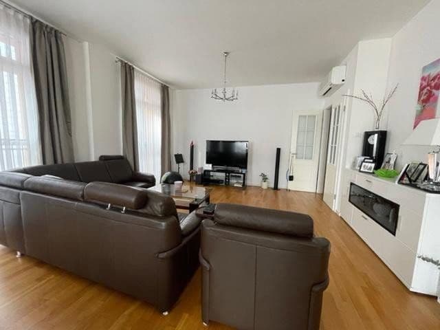 Prodej bytu 3+1 120 m², Berlin, Berlín Prodej bytu 3+1 120 m², Berlin, Berlín