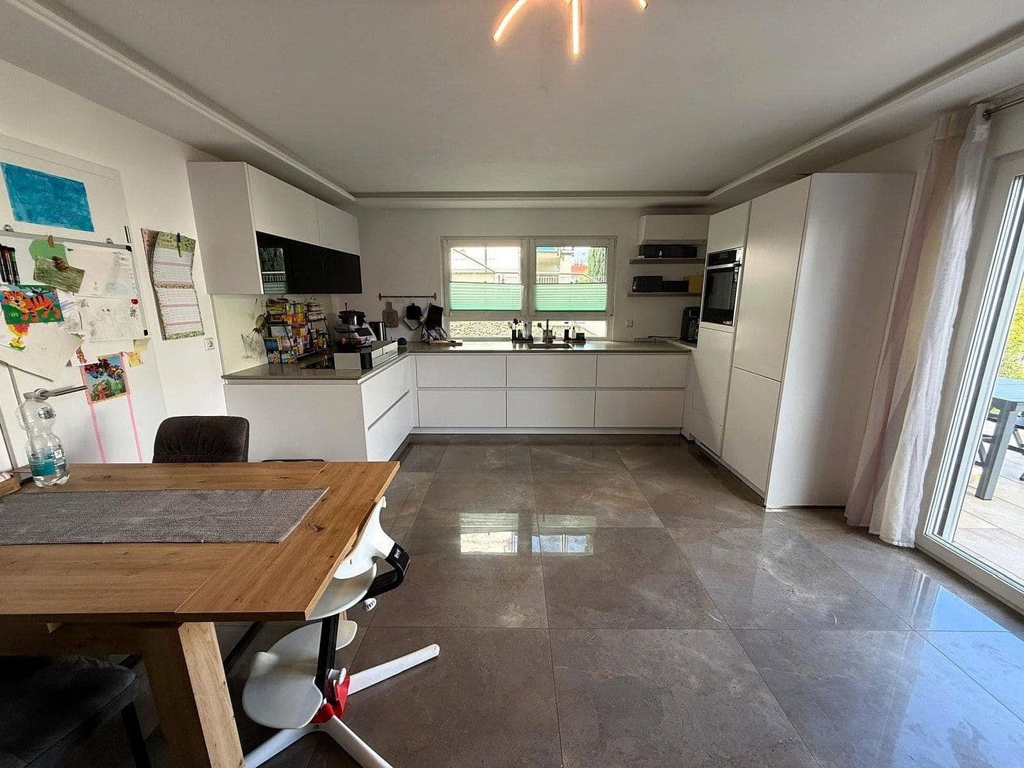 Prodej domu 193 m², pozemek 445 m², Kuppenheim, Bádensko-Württembersko Prodej domu 193 m², pozemek 445 m², Kuppenheim, Bádensko-Württembersko