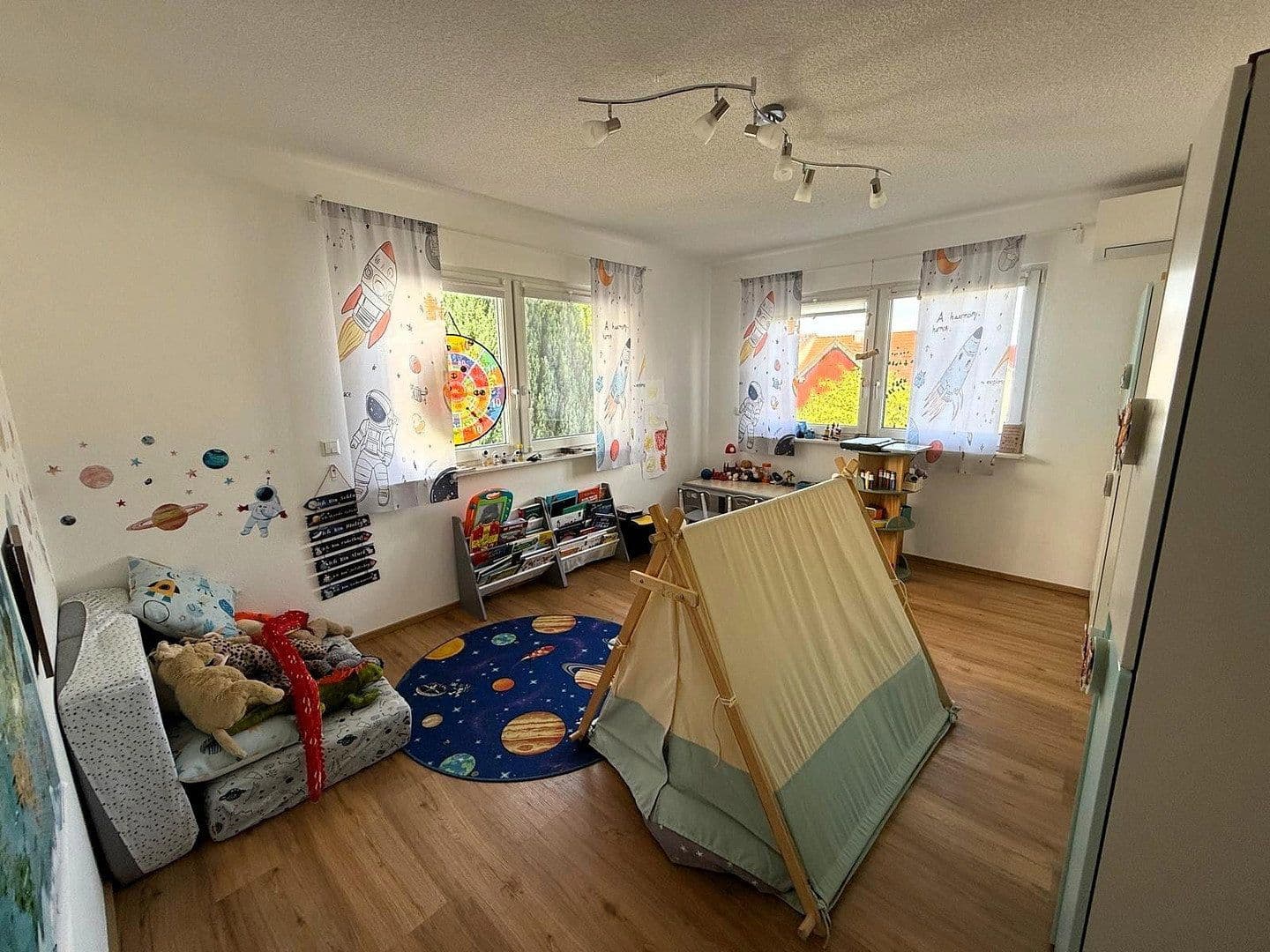 Prodej domu 193 m², pozemek 445 m², Kuppenheim, Bádensko-Württembersko Prodej domu 193 m², pozemek 445 m², Kuppenheim, Bádensko-Württembersko