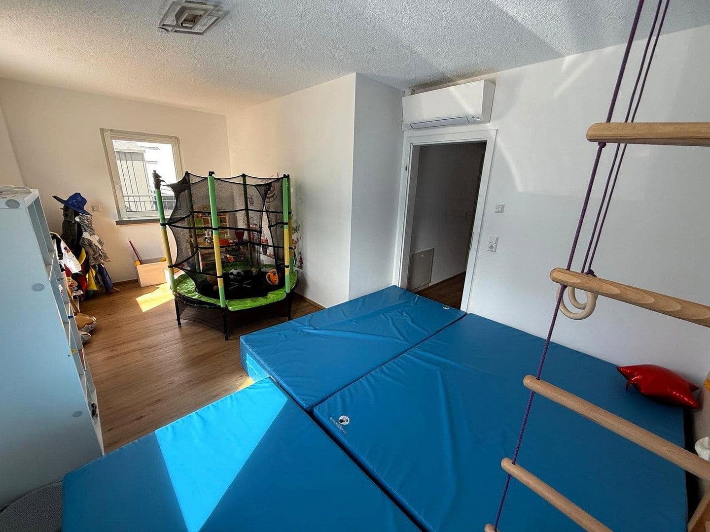 Prodej domu 193 m², pozemek 445 m², Kuppenheim, Bádensko-Württembersko Prodej domu 193 m², pozemek 445 m², Kuppenheim, Bádensko-Württembersko