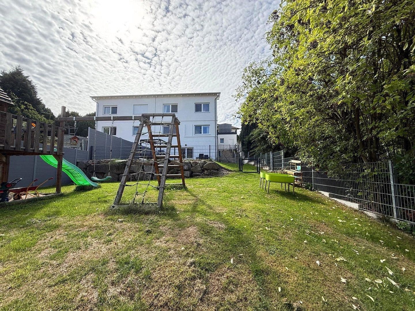 Prodej domu 193 m², pozemek 445 m², Kuppenheim, Bádensko-Württembersko Prodej domu 193 m², pozemek 445 m², Kuppenheim, Bádensko-Württembersko