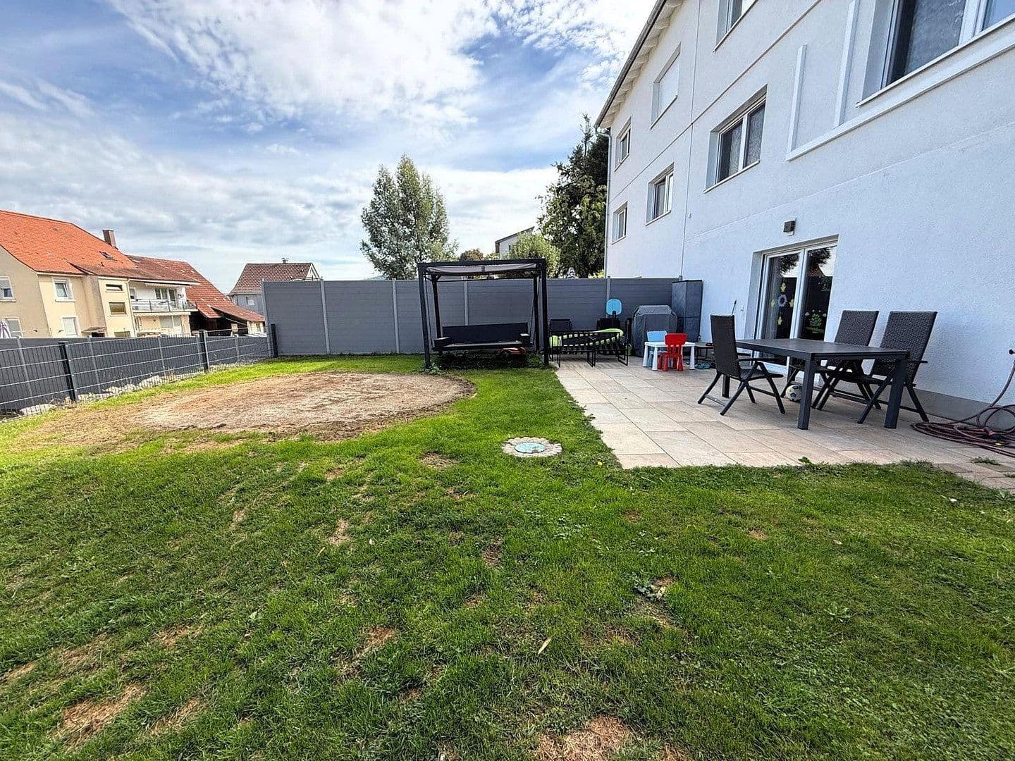Prodej domu 193 m², pozemek 445 m², Kuppenheim, Bádensko-Württembersko Prodej domu 193 m², pozemek 445 m², Kuppenheim, Bádensko-Württembersko
