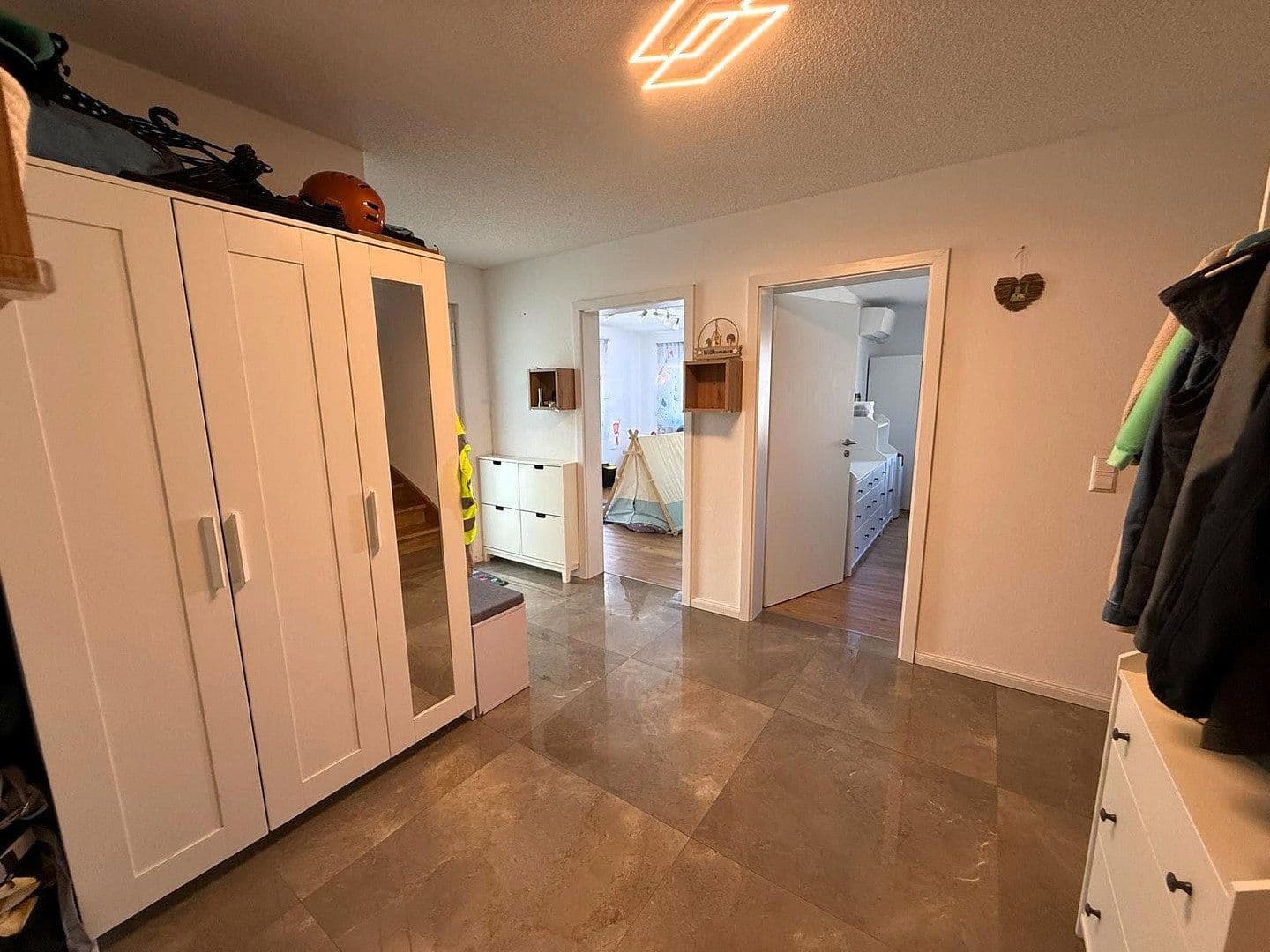 Prodej domu 193 m², pozemek 445 m², Kuppenheim, Bádensko-Württembersko Prodej domu 193 m², pozemek 445 m², Kuppenheim, Bádensko-Württembersko