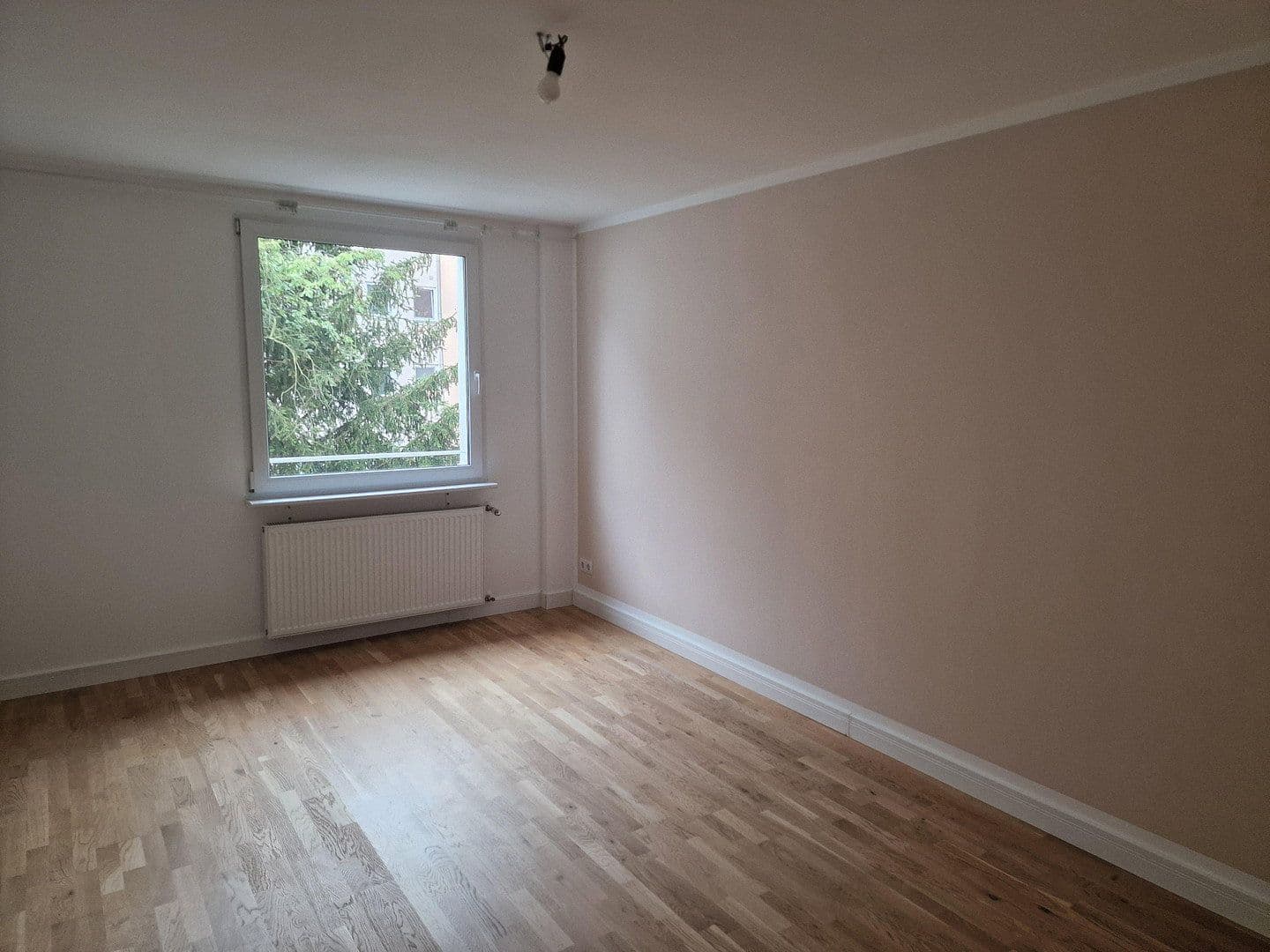 Prodej bytu 3+1 80 m², Berlin, Berlín Prodej bytu 3+1 80 m², Berlin, Berlín