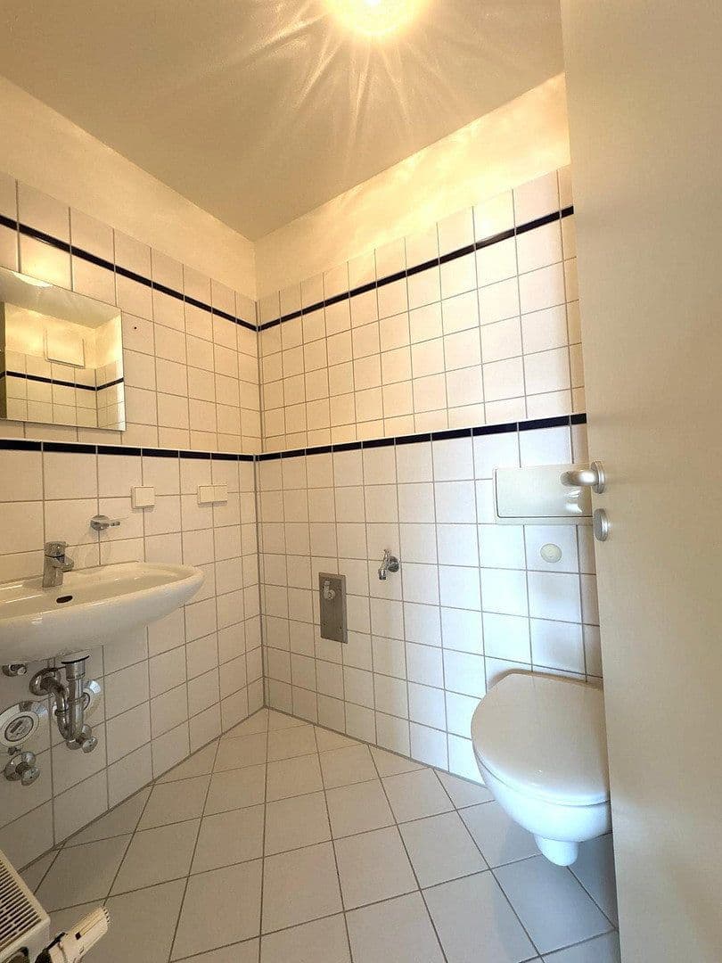 Pronájem bytu 2+1 38 m², Stuttgarter Allee 41, Leipzig, Sasko Pronájem bytu 2+1 38 m², Stuttgarter Allee 41, Leipzig, Sasko