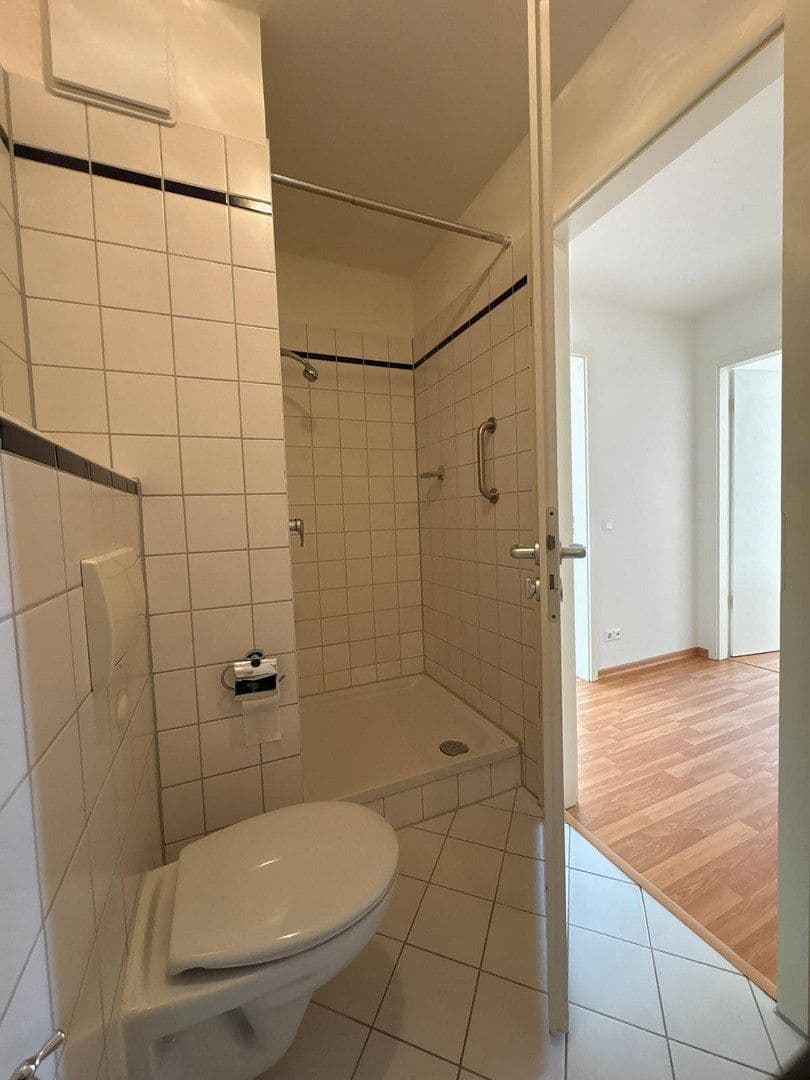 Pronájem bytu 2+1 38 m², Stuttgarter Allee 41, Leipzig, Sasko Pronájem bytu 2+1 38 m², Stuttgarter Allee 41, Leipzig, Sasko