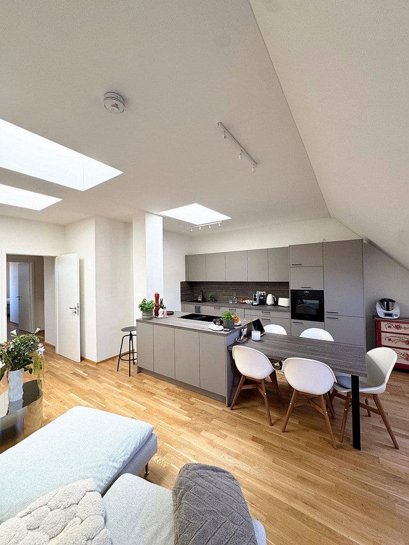 Pronájem bytu 3+1 102 m², Leonhardstraße 29, Nürnberg, Bavorsko Pronájem bytu 3+1 102 m², Leonhardstraße 29, Nürnberg, Bavorsko