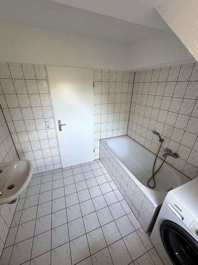 Pronájem bytu 2+1 50 m², Karl-Bücher-Straße 18, Leipzig, Sasko Pronájem bytu 2+1 50 m², Karl-Bücher-Straße 18, Leipzig, Sasko