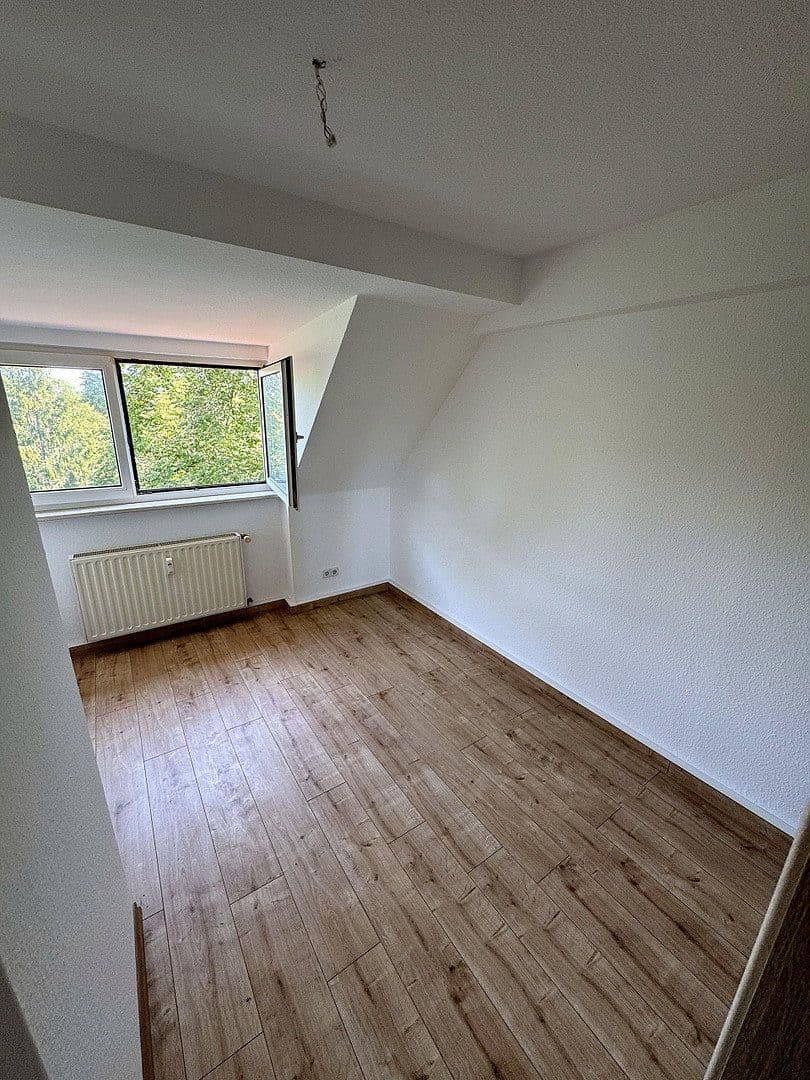 Pronájem bytu 2+1 50 m², Karl-Bücher-Straße 18, Leipzig, Sasko Pronájem bytu 2+1 50 m², Karl-Bücher-Straße 18, Leipzig, Sasko