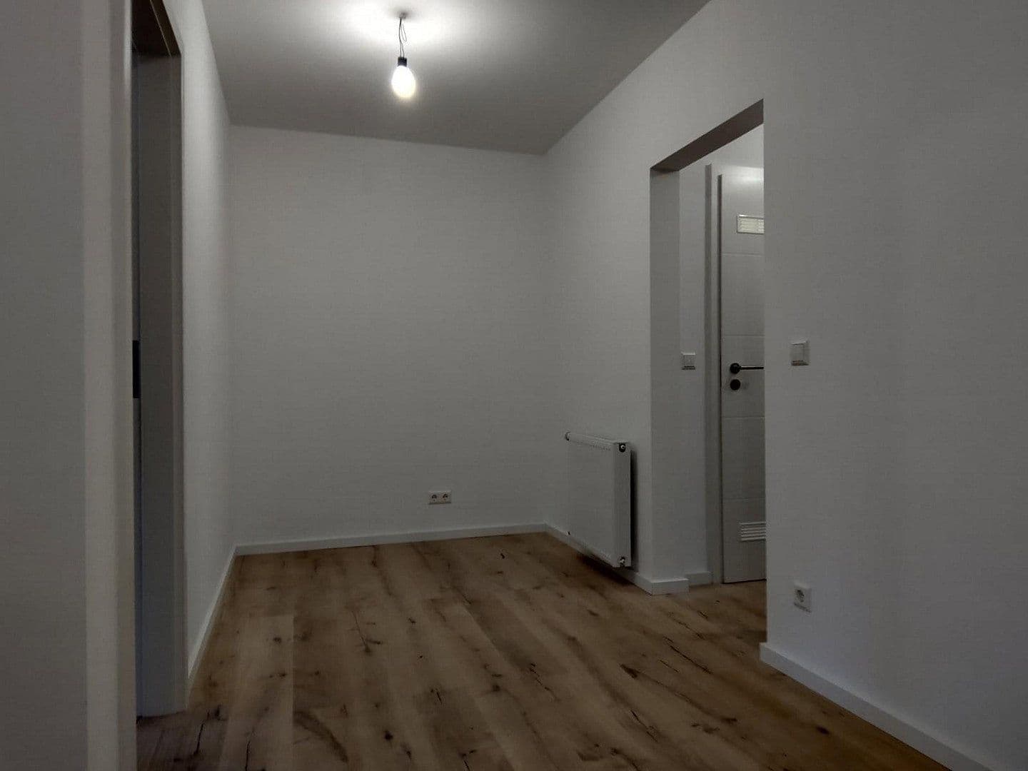 Pronájem bytu 2+1 45 m², Ludwigshafen, Porýní-Falc Pronájem bytu 2+1 45 m², Ludwigshafen, Porýní-Falc