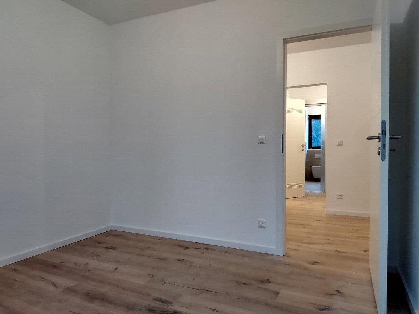 Pronájem bytu 2+1 45 m², Ludwigshafen, Porýní-Falc Pronájem bytu 2+1 45 m², Ludwigshafen, Porýní-Falc
