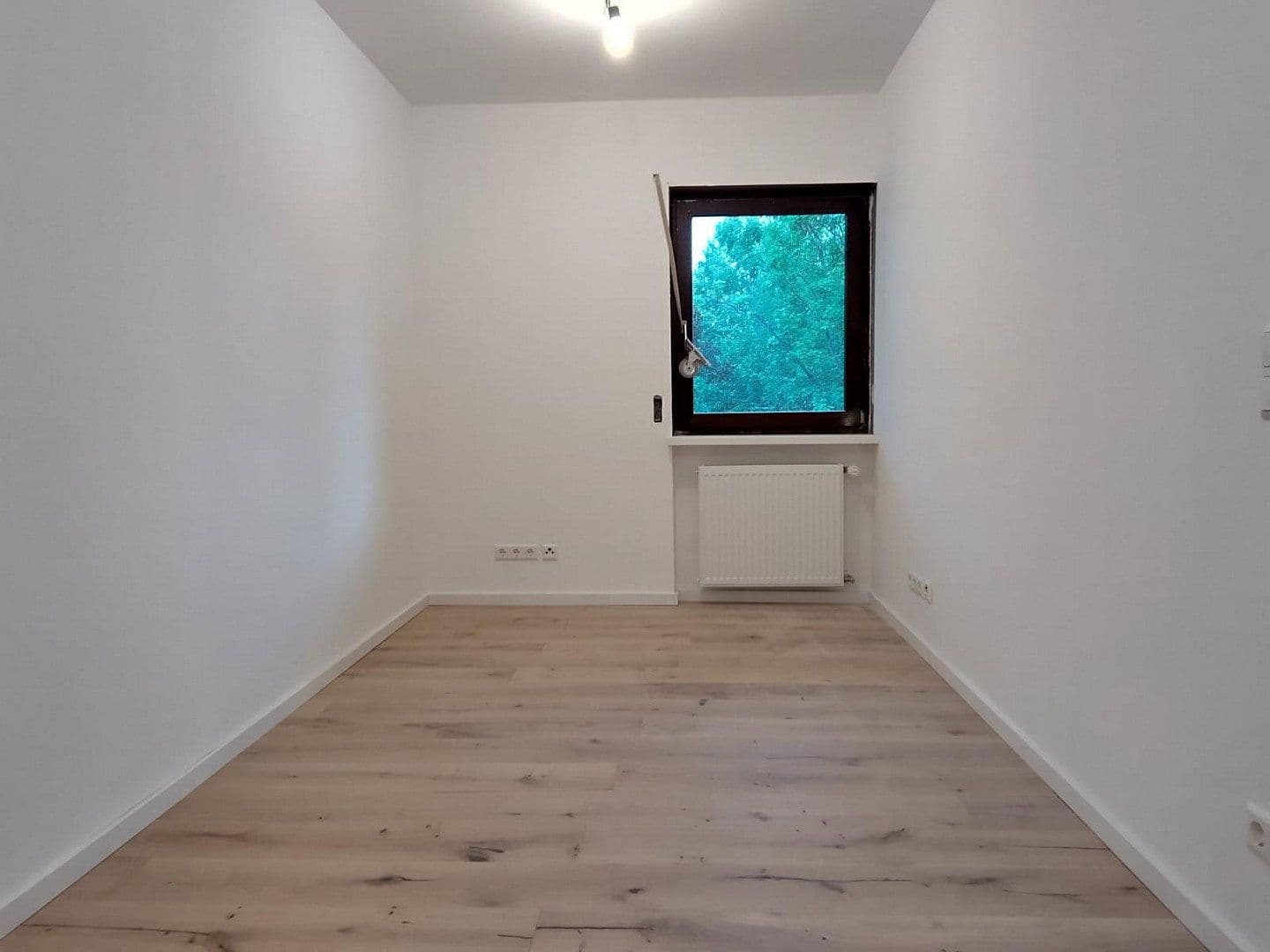 Pronájem bytu 2+1 45 m², Ludwigshafen, Porýní-Falc Pronájem bytu 2+1 45 m², Ludwigshafen, Porýní-Falc