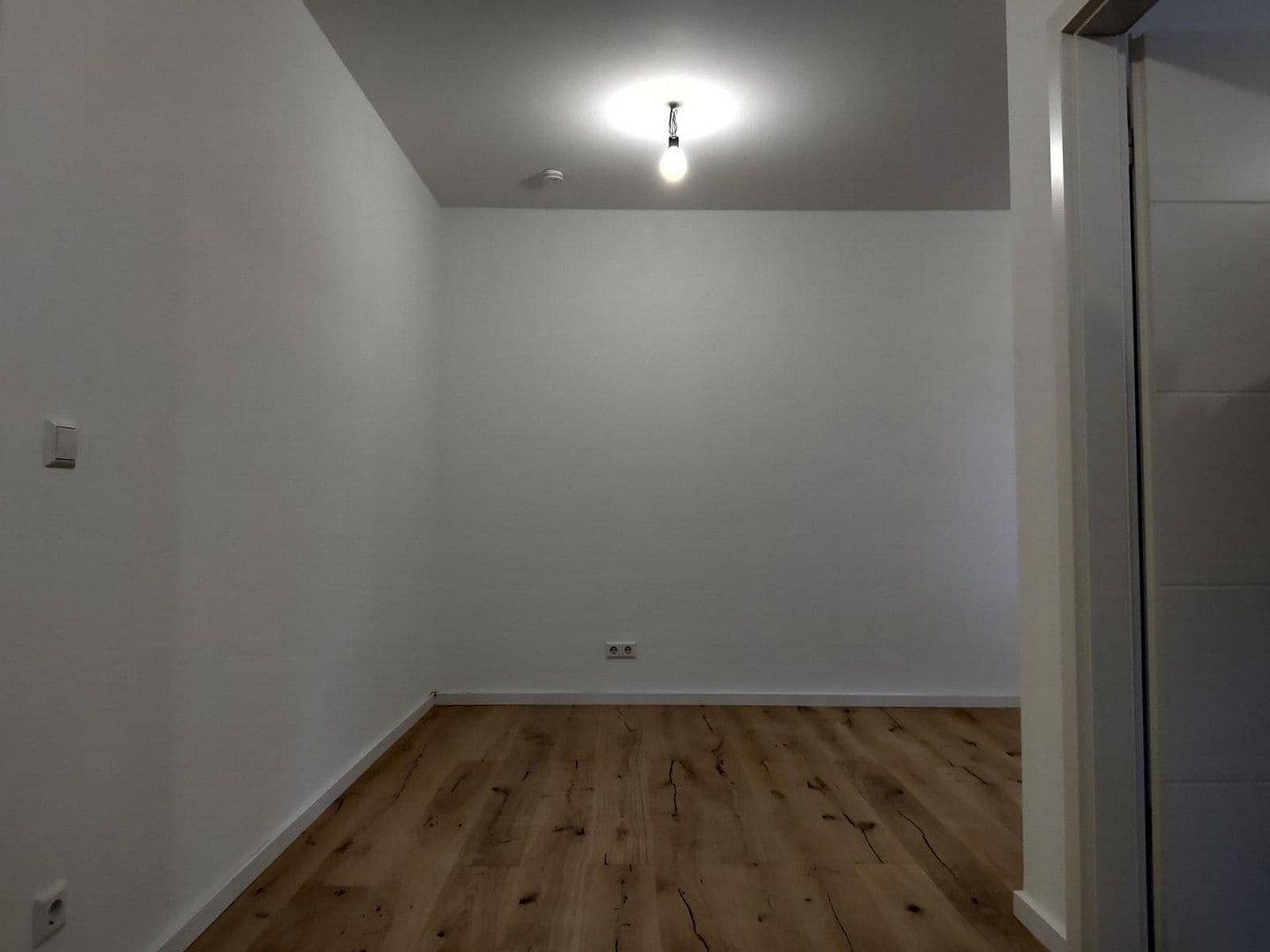 Pronájem bytu 2+1 45 m², Ludwigshafen, Porýní-Falc Pronájem bytu 2+1 45 m², Ludwigshafen, Porýní-Falc