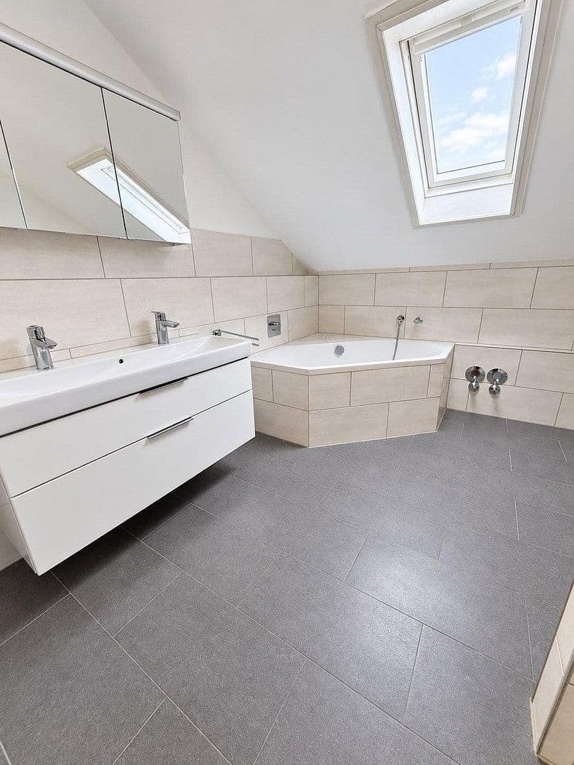 Prodej domu 210 m², pozemek 588 m², Groß-Umstadt, Hessen Prodej domu 210 m², pozemek 588 m², Groß-Umstadt, Hessen