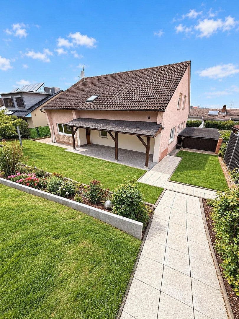Prodej domu 210 m², pozemek 588 m², Groß-Umstadt, Hessen Prodej domu 210 m², pozemek 588 m², Groß-Umstadt, Hessen