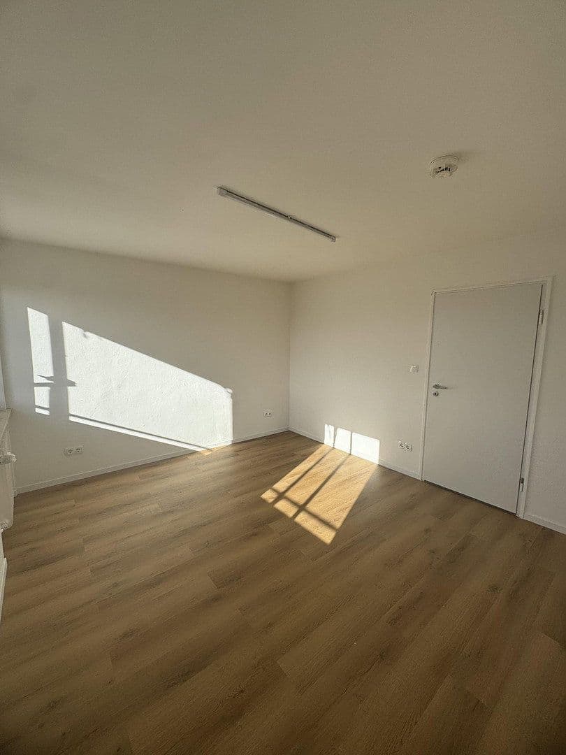 Pronájem bytu 2+1 60 m², Deschingerstr. 16, Ingolstadt, Bavorsko Pronájem bytu 2+1 60 m², Deschingerstr. 16, Ingolstadt, Bavorsko