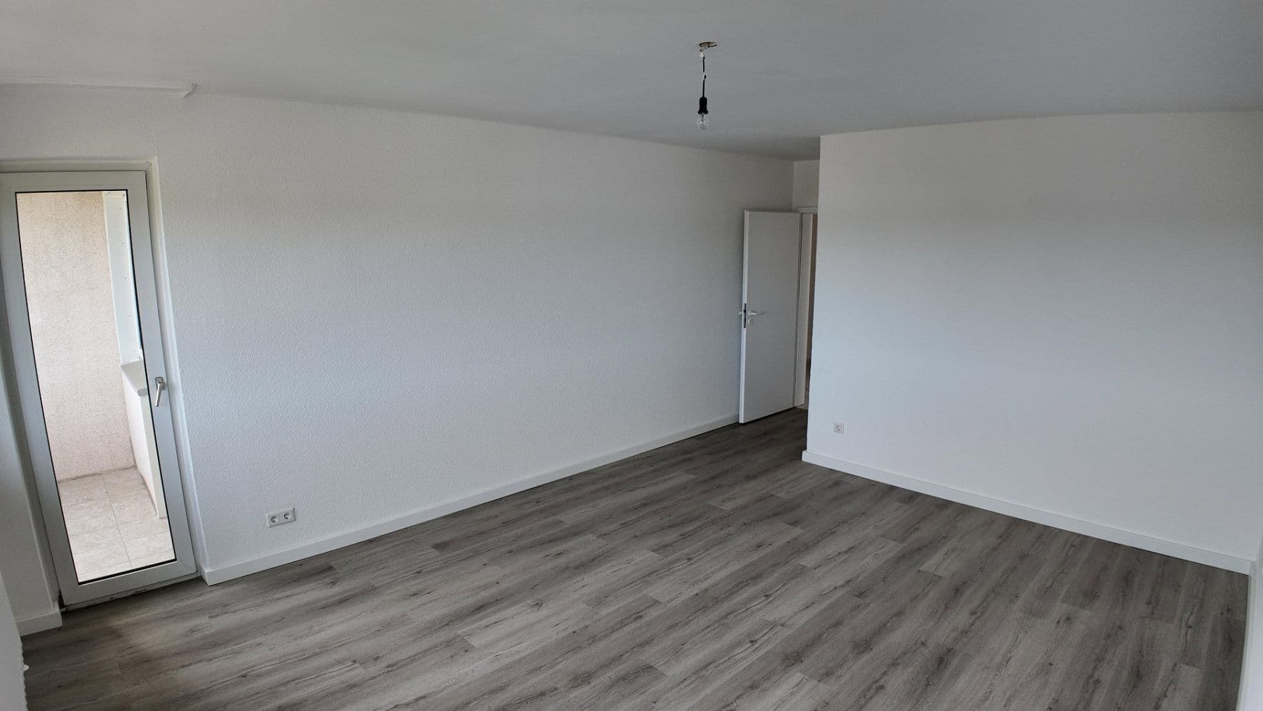 Pronájem bytu 3+1 86 m², Haan, Severní Porýní-Vestfálsko Pronájem bytu 3+1 86 m², Haan, Severní Porýní-Vestfálsko