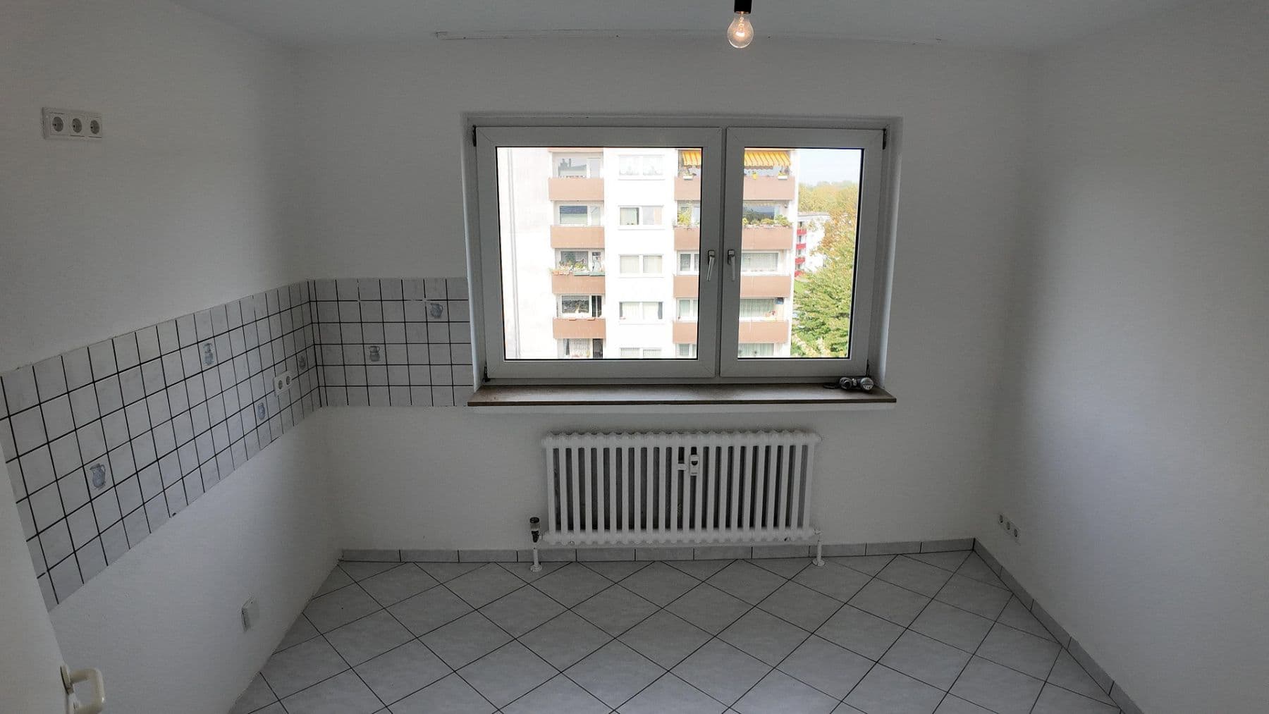 Pronájem bytu 3+1 86 m², Haan, Severní Porýní-Vestfálsko Pronájem bytu 3+1 86 m², Haan, Severní Porýní-Vestfálsko