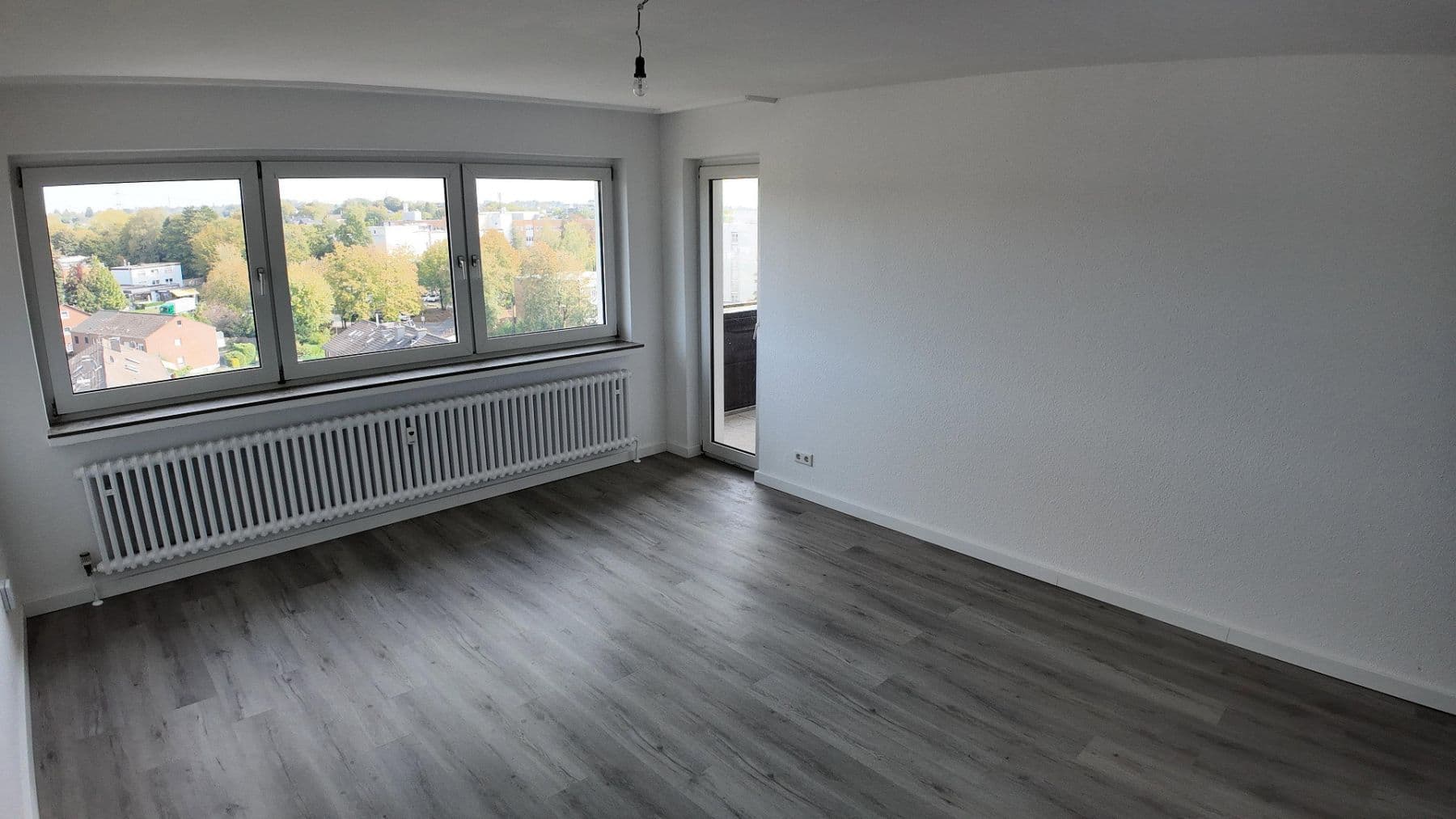 Pronájem bytu 3+1 86 m², Haan, Severní Porýní-Vestfálsko Pronájem bytu 3+1 86 m², Haan, Severní Porýní-Vestfálsko