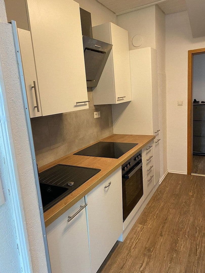 Prodej domu 140 m², pozemek 364 m², Kirchheim unter Teck, Bádensko-Württembersko Prodej domu 140 m², pozemek 364 m², Kirchheim unter Teck, Bádensko-Württembersko