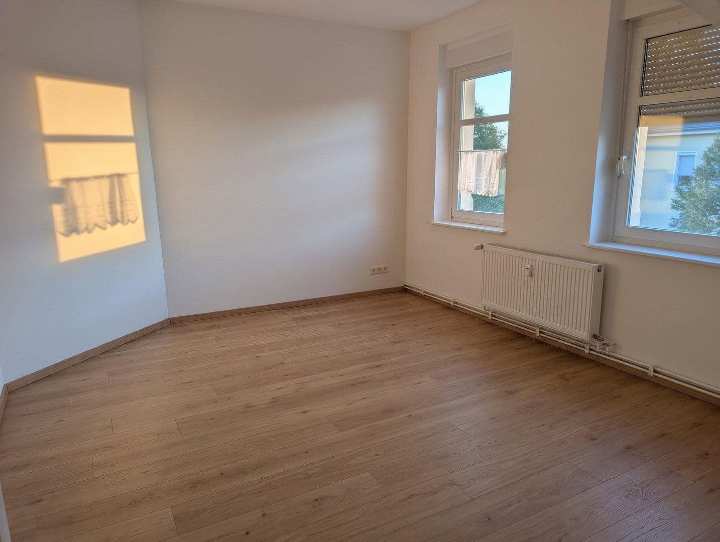 Pronájem bytu 3+1 80 m², Lindenstraße 63, Weinböhla, Sasko Pronájem bytu 3+1 80 m², Lindenstraße 63, Weinböhla, Sasko