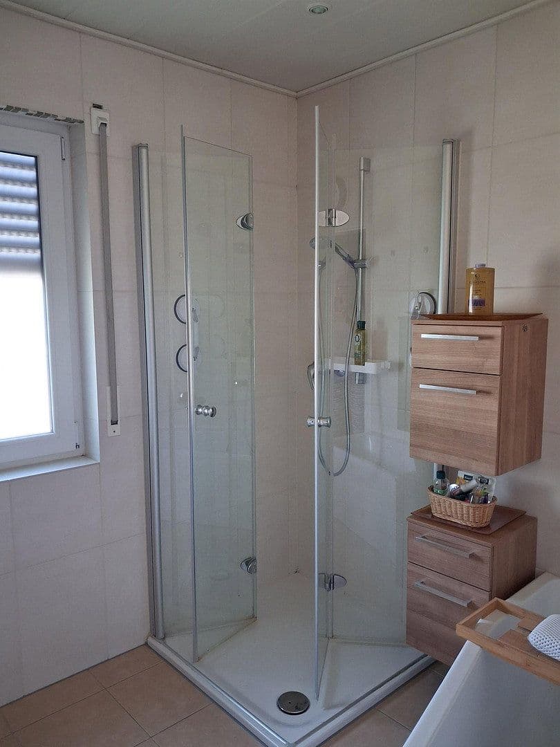 Prodej domu 125 m², pozemek 295 m², Kirn, Porýní-Falc Prodej domu 125 m², pozemek 295 m², Kirn, Porýní-Falc