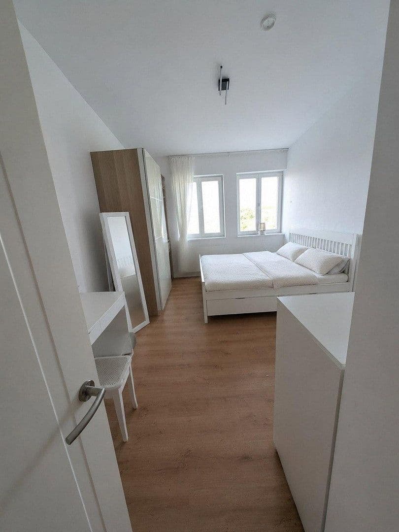 Pronájem bytu 3+1 90 m², Segefliegerdamm 10, Berlin, Berlín Pronájem bytu 3+1 90 m², Segefliegerdamm 10, Berlin, Berlín