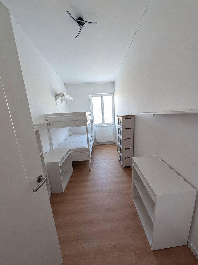Pronájem bytu 3+1 90 m², Segefliegerdamm 10, Berlin, Berlín Pronájem bytu 3+1 90 m², Segefliegerdamm 10, Berlin, Berlín