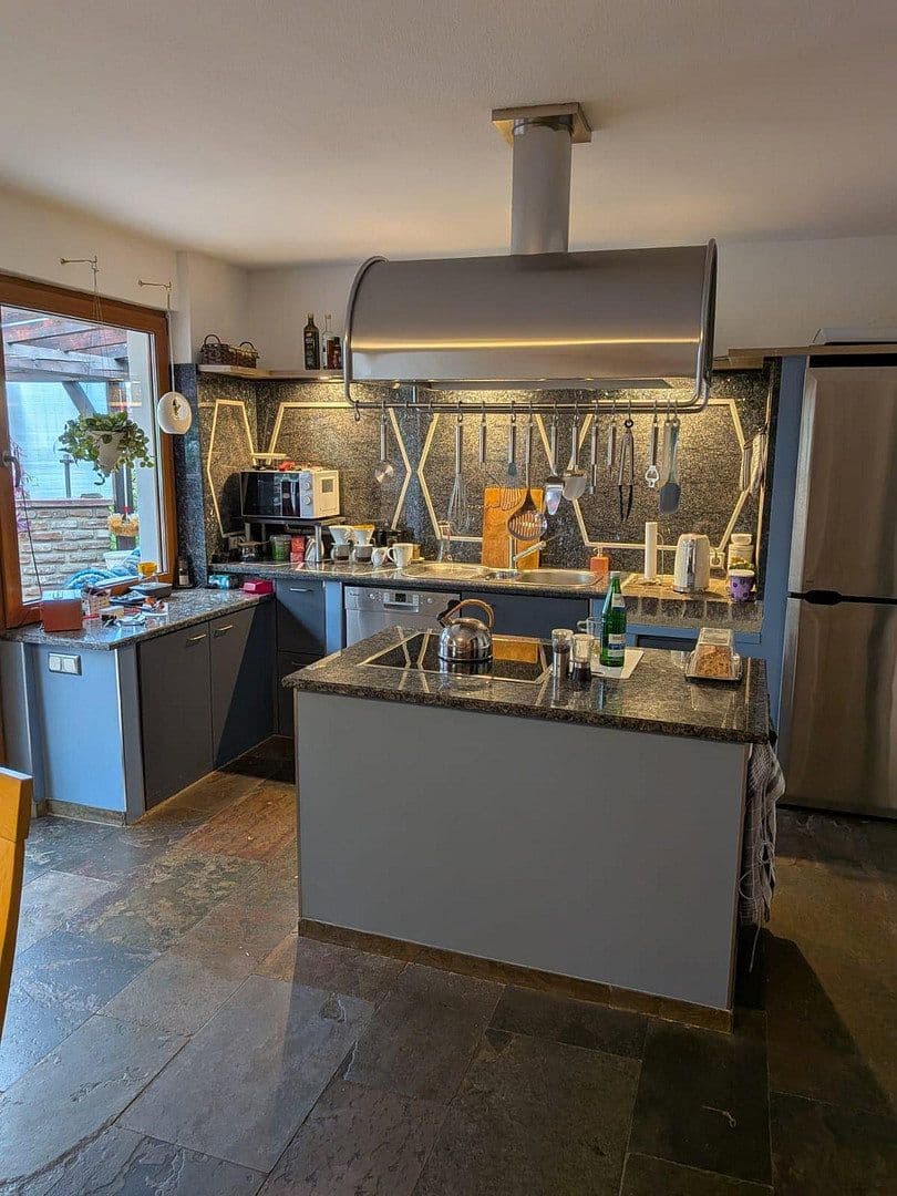 Prodej bytu 5+1 145 m², Schmiedstr. 12, Herzogenrath, Severní Porýní-Vestfálsko Prodej bytu 5+1 145 m², Schmiedstr. 12, Herzogenrath, Severní Porýní-Vestfálsko