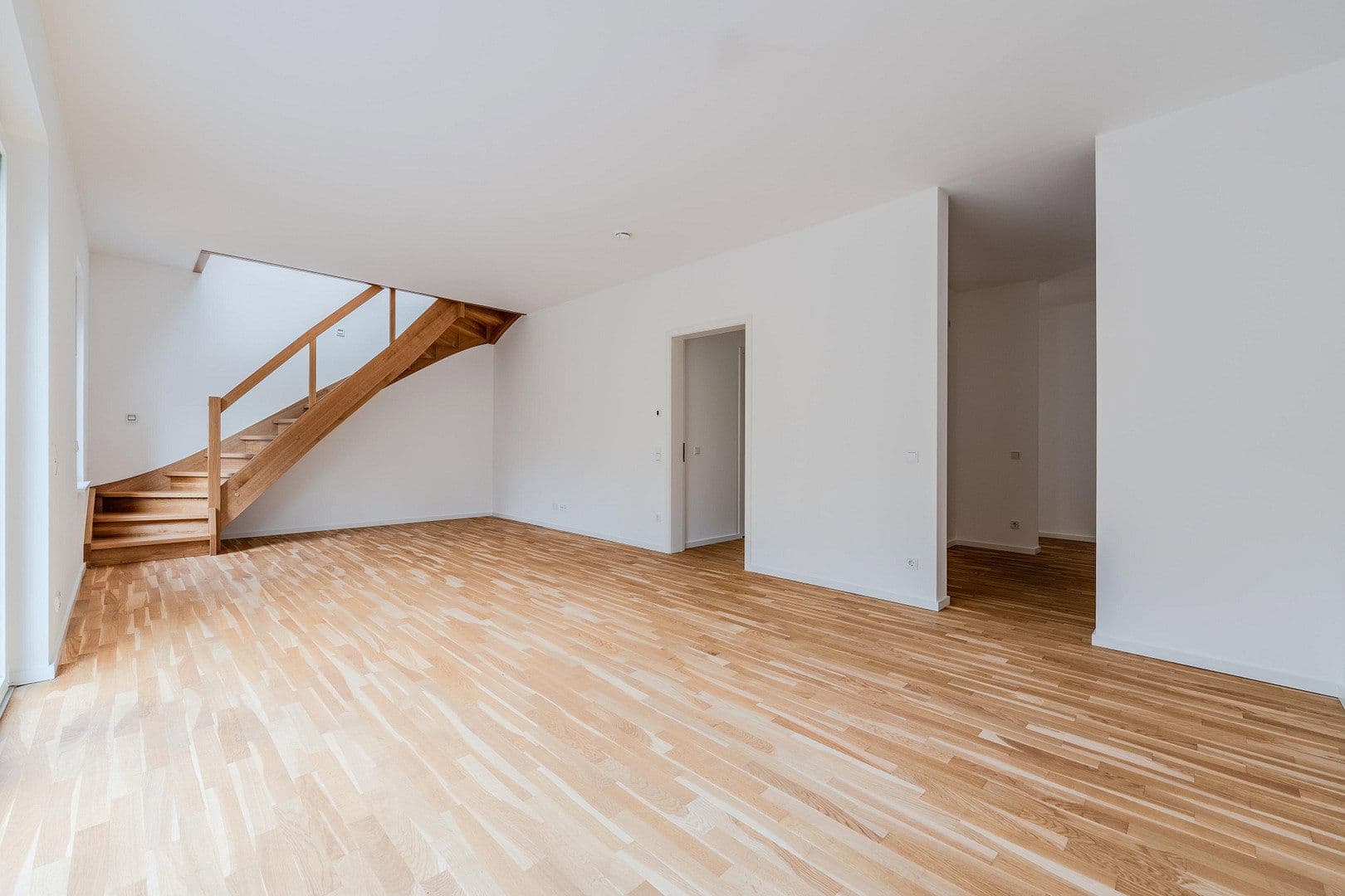 Prodej bytu 4+1 167 m², Alsterweg 46c, Berlin, Berlín Prodej bytu 4+1 167 m², Alsterweg 46c, Berlin, Berlín