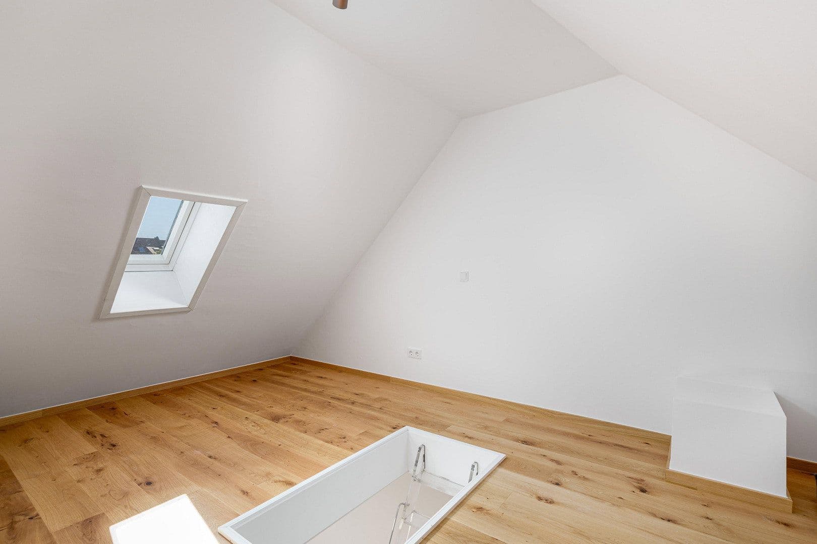 Prodej bytu 2+1 47 m², Oettingenstraße 20, München-Lehel, Bavorsko Prodej bytu 2+1 47 m², Oettingenstraße 20, München-Lehel, Bavorsko