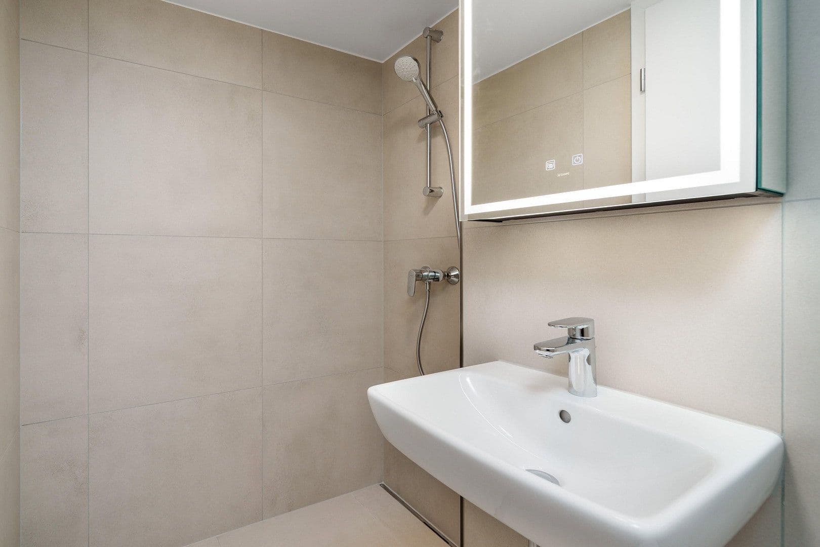 Prodej bytu 2+1 47 m², Oettingenstraße 20, München-Lehel, Bavorsko Prodej bytu 2+1 47 m², Oettingenstraße 20, München-Lehel, Bavorsko