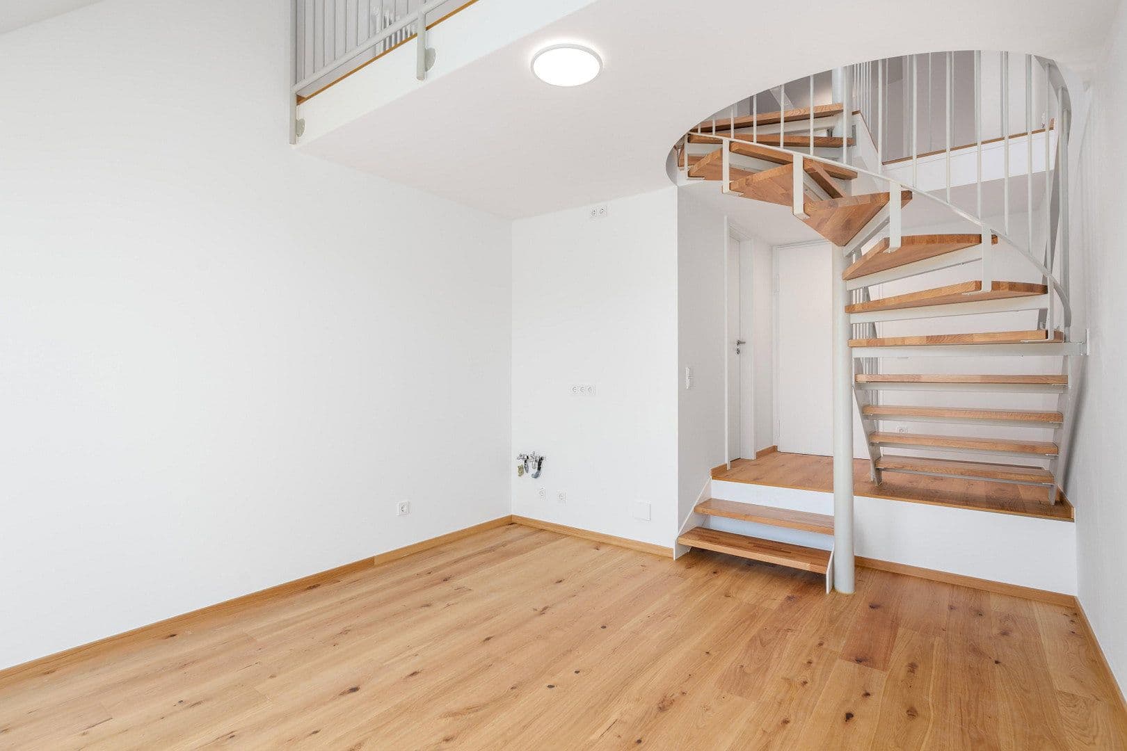 Prodej bytu 2+1 47 m², Oettingenstraße 20, München-Lehel, Bavorsko Prodej bytu 2+1 47 m², Oettingenstraße 20, München-Lehel, Bavorsko