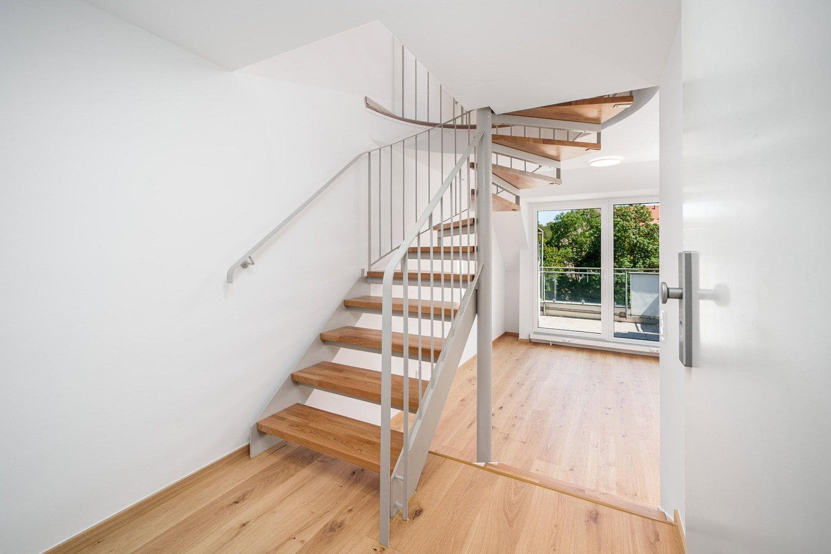 Prodej bytu 2+1 47 m², Oettingenstraße 20, München-Lehel, Bavorsko Prodej bytu 2+1 47 m², Oettingenstraße 20, München-Lehel, Bavorsko
