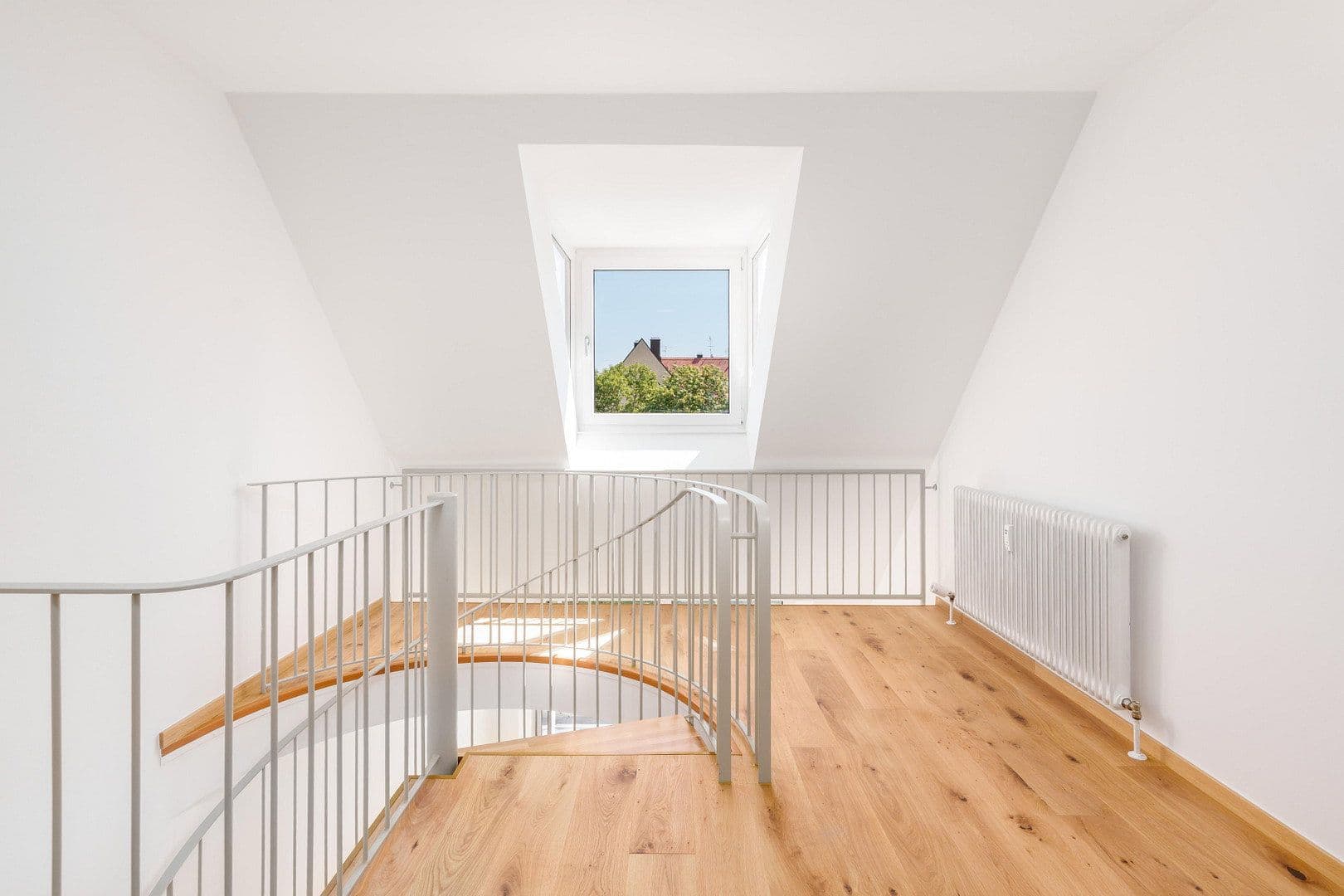 Prodej bytu 2+1 47 m², Oettingenstraße 20, München-Lehel, Bavorsko Prodej bytu 2+1 47 m², Oettingenstraße 20, München-Lehel, Bavorsko