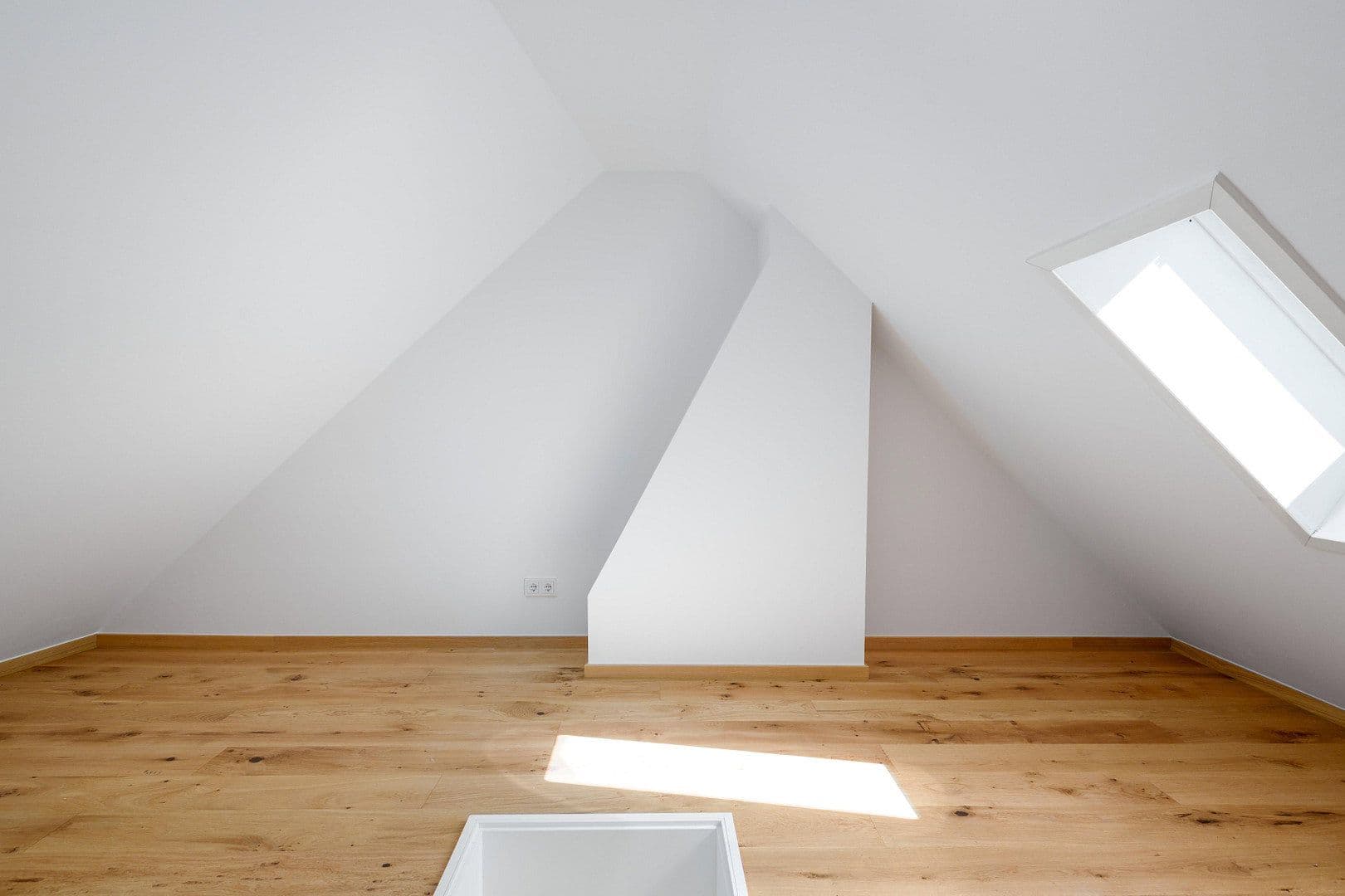 Prodej bytu 2+1 47 m², Oettingenstraße 20, München-Lehel, Bavorsko Prodej bytu 2+1 47 m², Oettingenstraße 20, München-Lehel, Bavorsko
