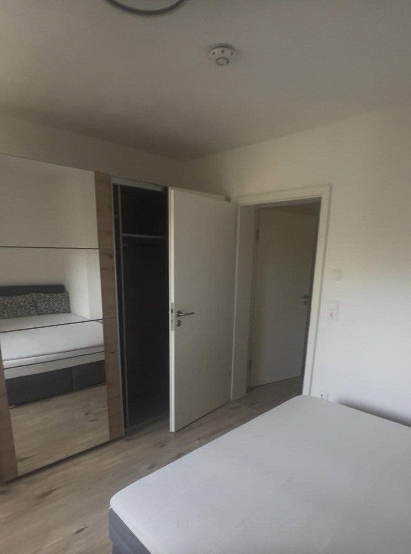 Pronájem bytu 3+1 60 m², Sperbarstr.24/26, Villingen-Schwenningen, Bádensko-Württembersko Pronájem bytu 3+1 60 m², Sperbarstr.24/26, Villingen-Schwenningen, Bádensko-Württembersko