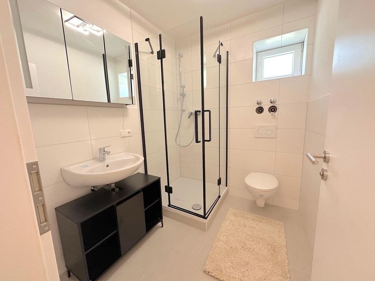 Pronájem bytu 3+1 60 m², Sperbarstr.24/26, Villingen-Schwenningen, Bádensko-Württembersko Pronájem bytu 3+1 60 m², Sperbarstr.24/26, Villingen-Schwenningen, Bádensko-Württembersko