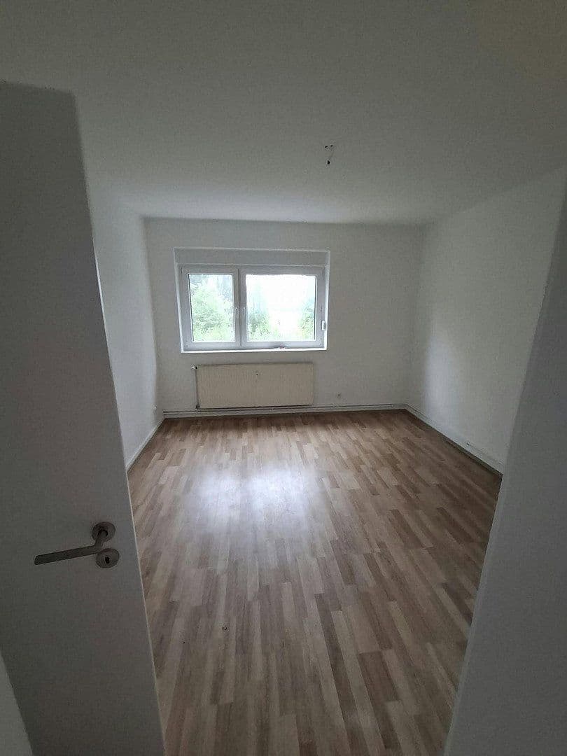Pronájem bytu 3+1 51 m², Luisenstr. 43, Burscheid, Severní Porýní-Vestfálsko Pronájem bytu 3+1 51 m², Luisenstr. 43, Burscheid, Severní Porýní-Vestfálsko