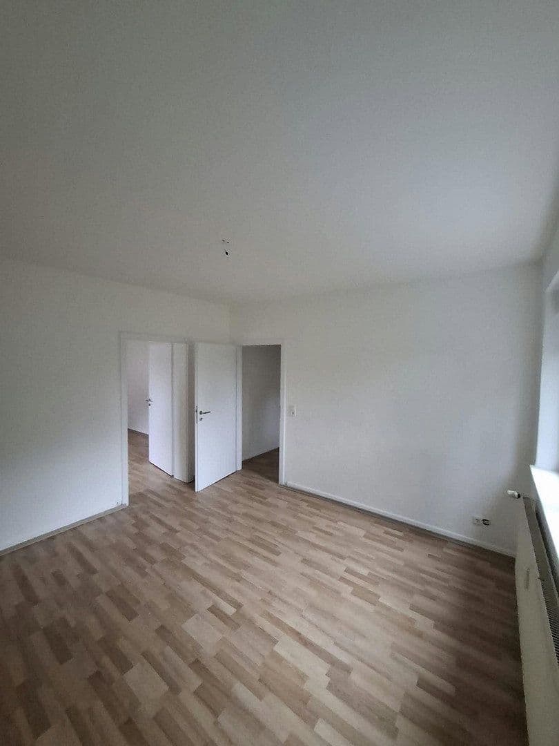 Pronájem bytu 3+1 51 m², Luisenstr. 43, Burscheid, Severní Porýní-Vestfálsko Pronájem bytu 3+1 51 m², Luisenstr. 43, Burscheid, Severní Porýní-Vestfálsko