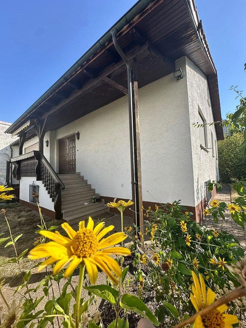 Prodej domu 110 m², pozemek 280 m², Lampertheim, Hessen Prodej domu 110 m², pozemek 280 m², Lampertheim, Hessen