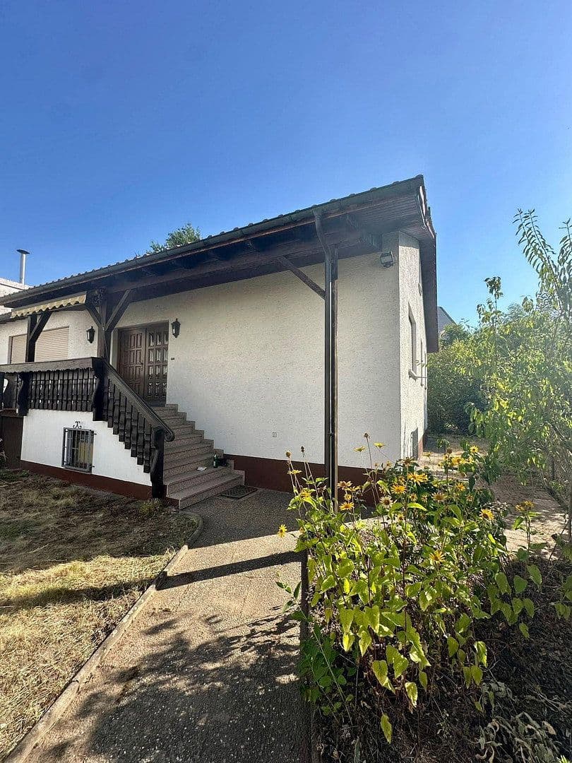 Prodej domu 110 m², pozemek 280 m², Lampertheim, Hessen Prodej domu 110 m², pozemek 280 m², Lampertheim, Hessen