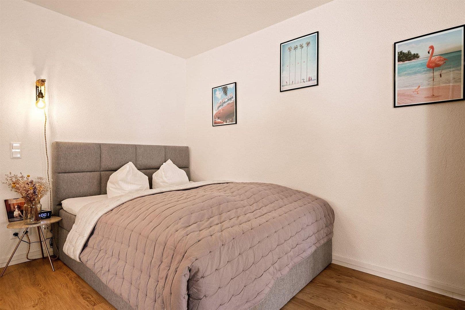 Pronájem bytu 1+1 43 m², Friedrichshafen, Bádensko-Württembersko Pronájem bytu 1+1 43 m², Friedrichshafen, Bádensko-Württembersko